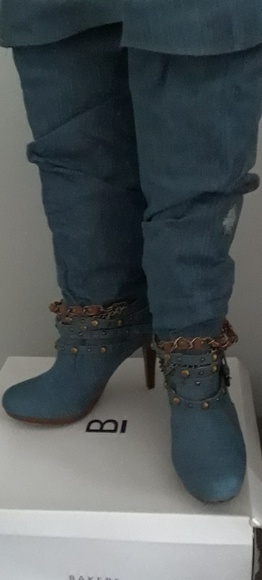 Denim over the knee boots. - Picture 4 of 6